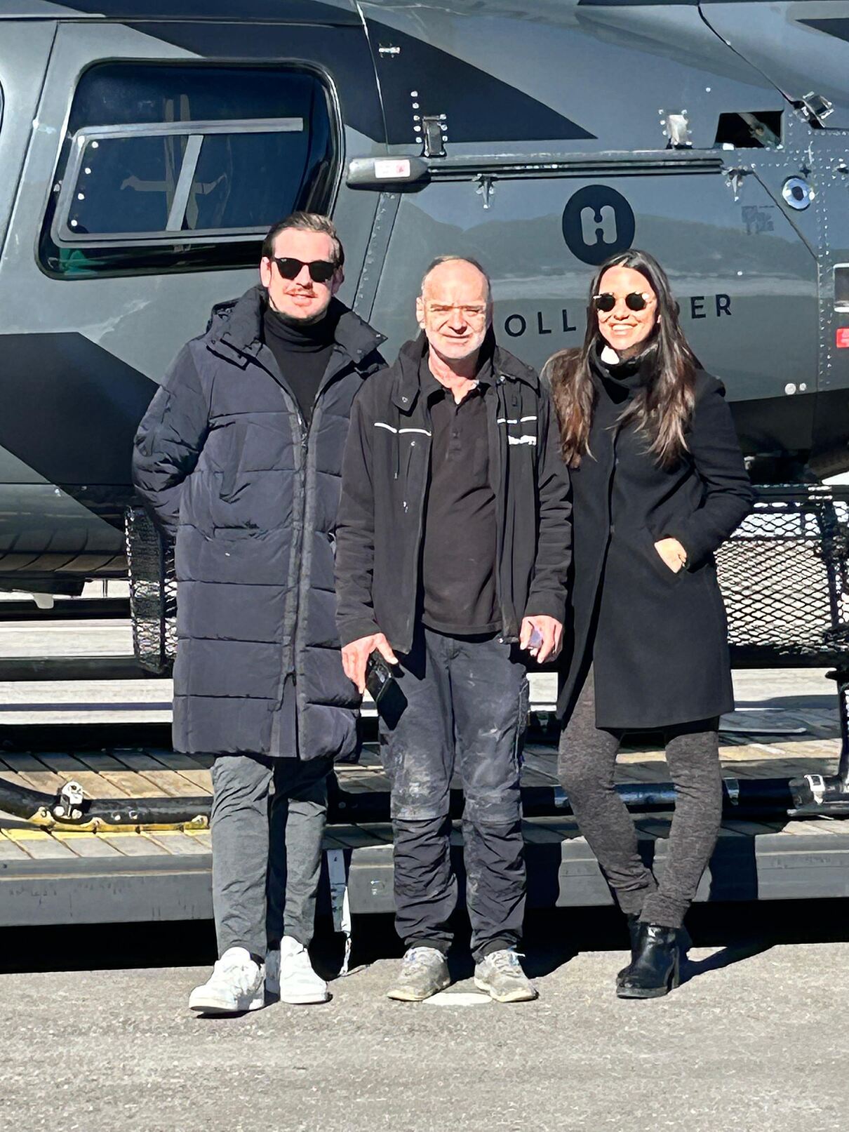 @Fotocredit Upside Down Town Hotel-Neue Post v.l.n.r  Geschäftsführer Darijo Vujicic, Hausmeister und Geburtstagskind  Zeljko Stevic, Geschäftsführerin Nadia Bruckner JPG