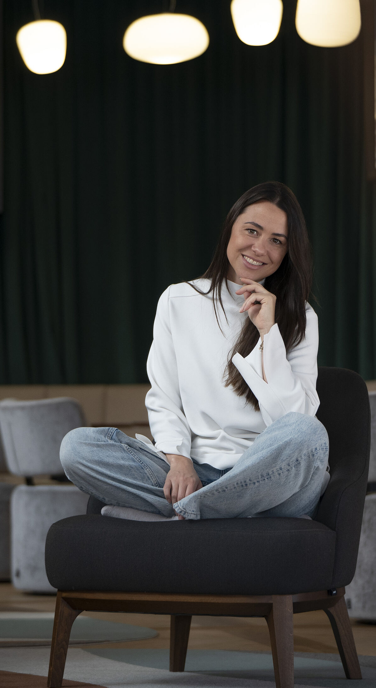 Upside Down Town Hotel - Neue Post - Gastgeberin Nadia Bruckner (c) Moritz Mayer_2