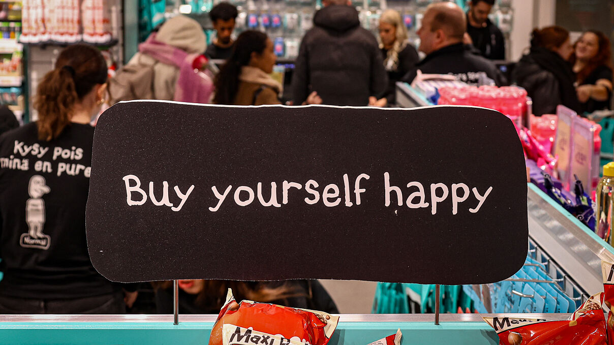 NORMAL (c) NORMAL_17