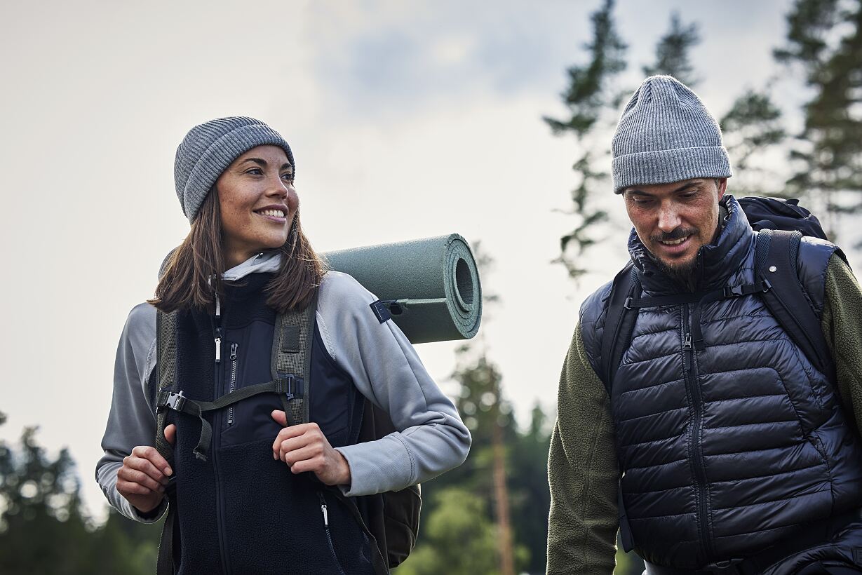 FRISTADS_OUTDOOR__301473-940_waitscoat_301215-910_hoodie_300264-940_waistcoat_Outdoor_4474L