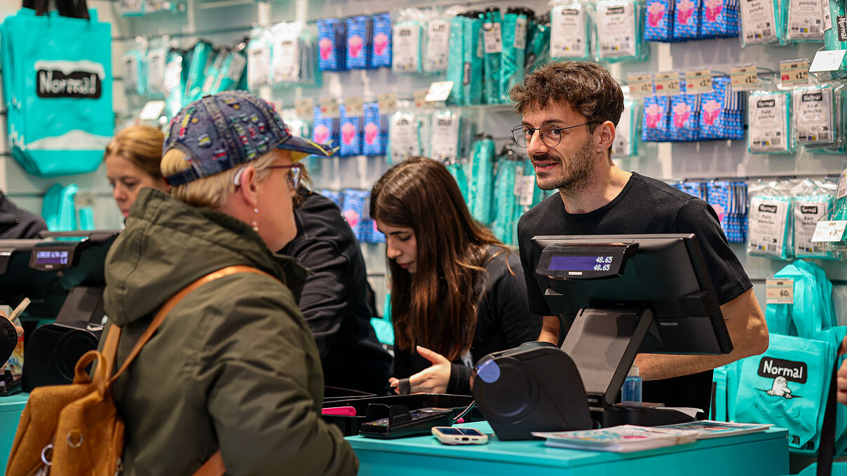 NORMAL (c) NORMAL_10