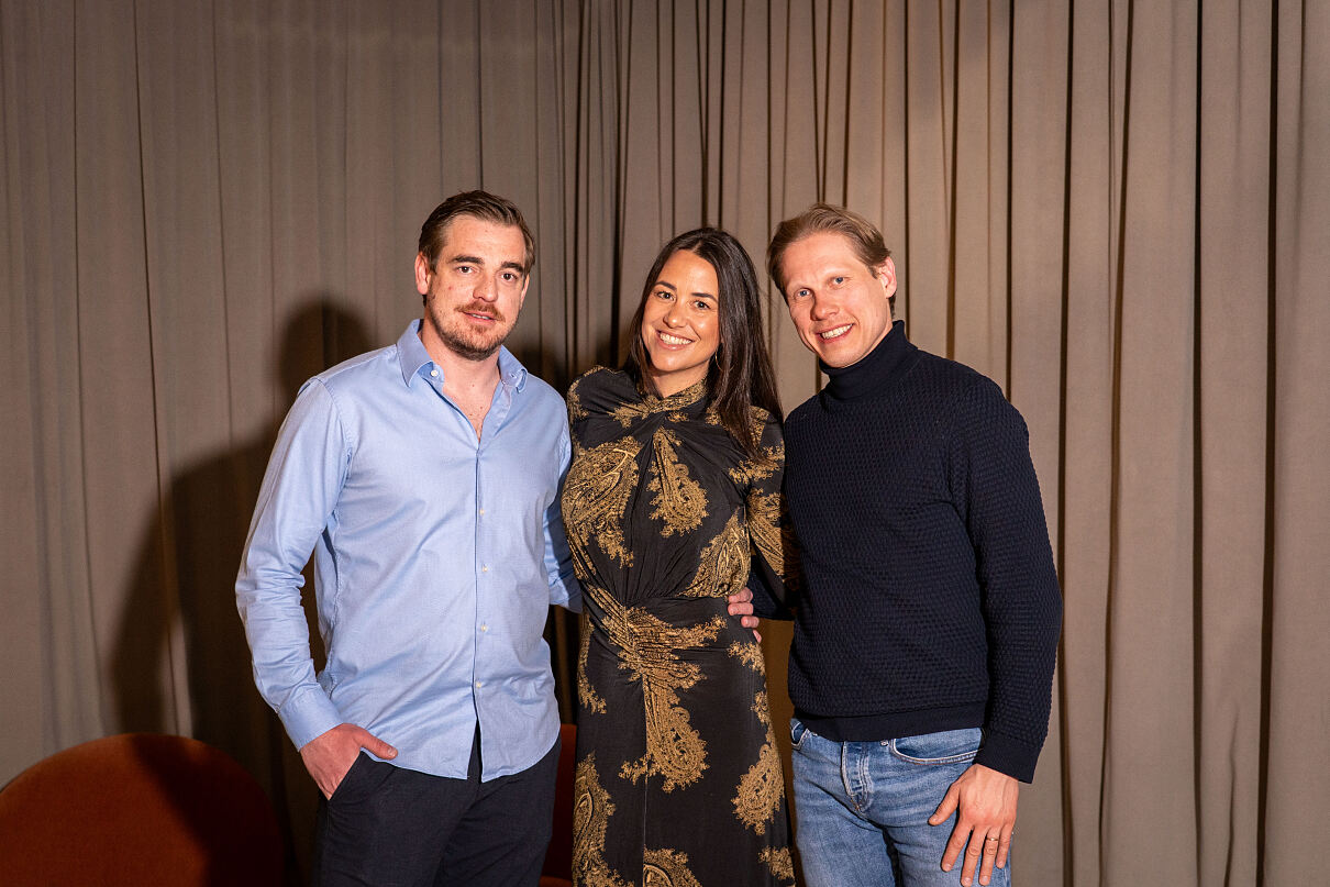 Upside Down Town Hotel – Neue Post__vlnr. Darijo Vujicic, Nadia Bruckner, Kirill Kourlaev_©momayer