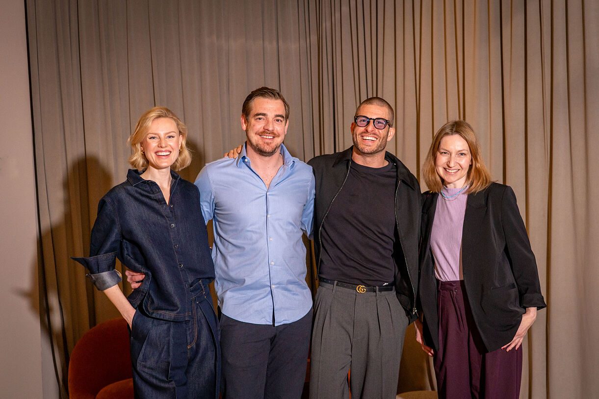 Upside Down Town Hotel – Neue Post__vlnr. Victoria Karner, Darijo Vujicic, Max Ortner, Julia Jelinek_©momayer2138