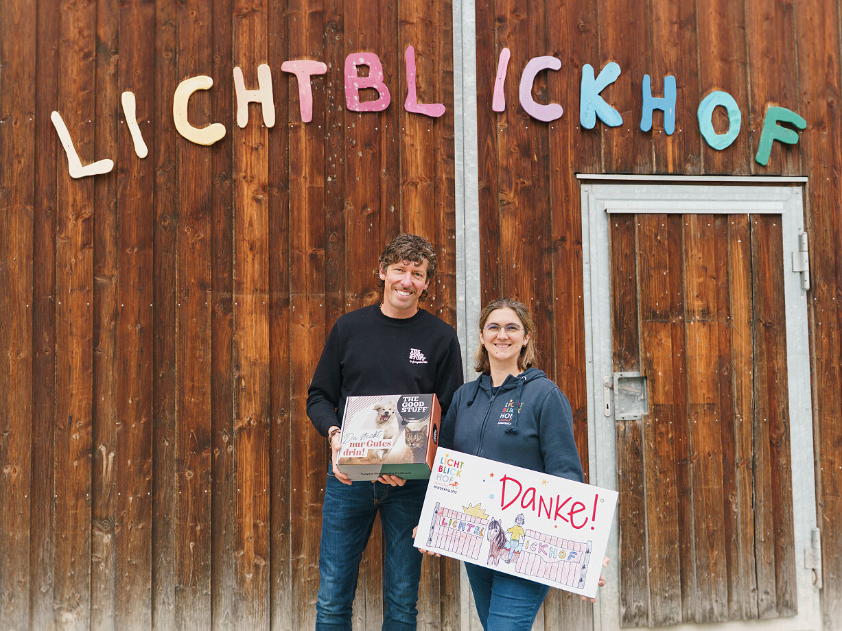 THE GOODSTUFF spendet einen Jahresvorrat Katzenfutter an den Lichtblickhof (c) Leon Moik_2