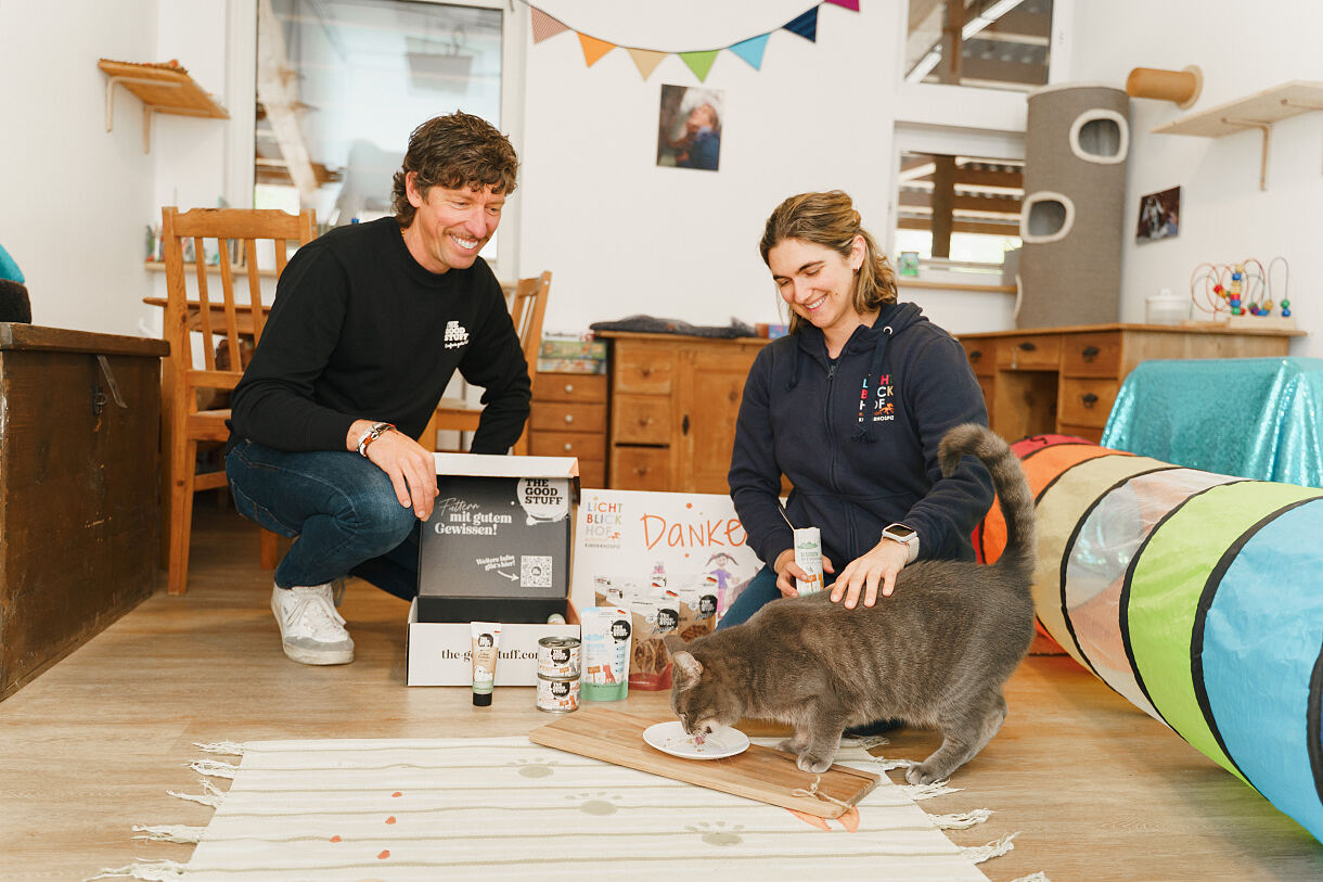 THE GOODSTUFF spendet einen Jahresvorrat Katzenfutter an den Lichtblickhof (c) Leon Moik_8