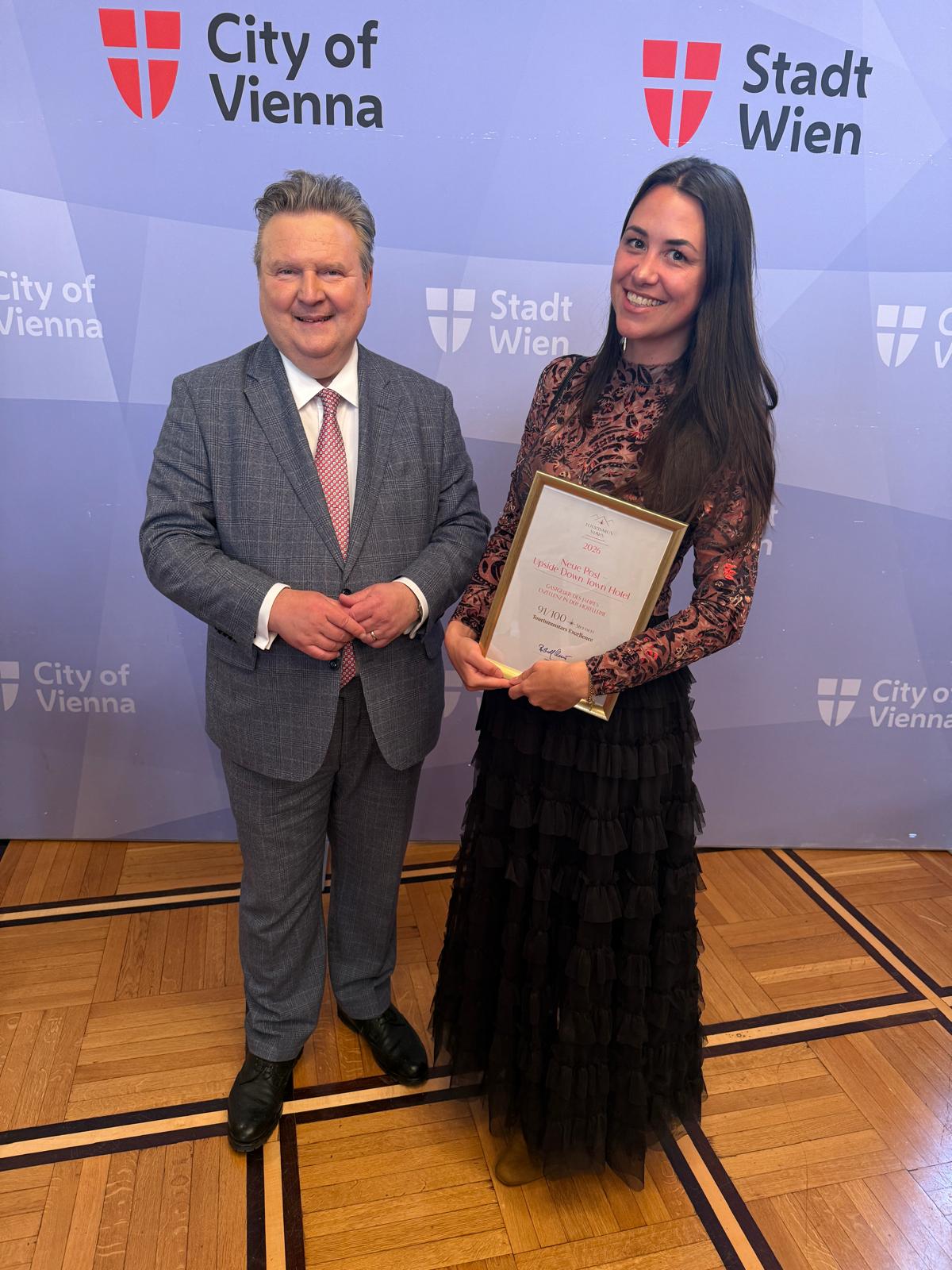 Tourismusstars 2026 #very.austria_vlnr. Michael Ludwig, Nadia Bruckner_(c) Upside Down Town Hotel – Neue Post_2