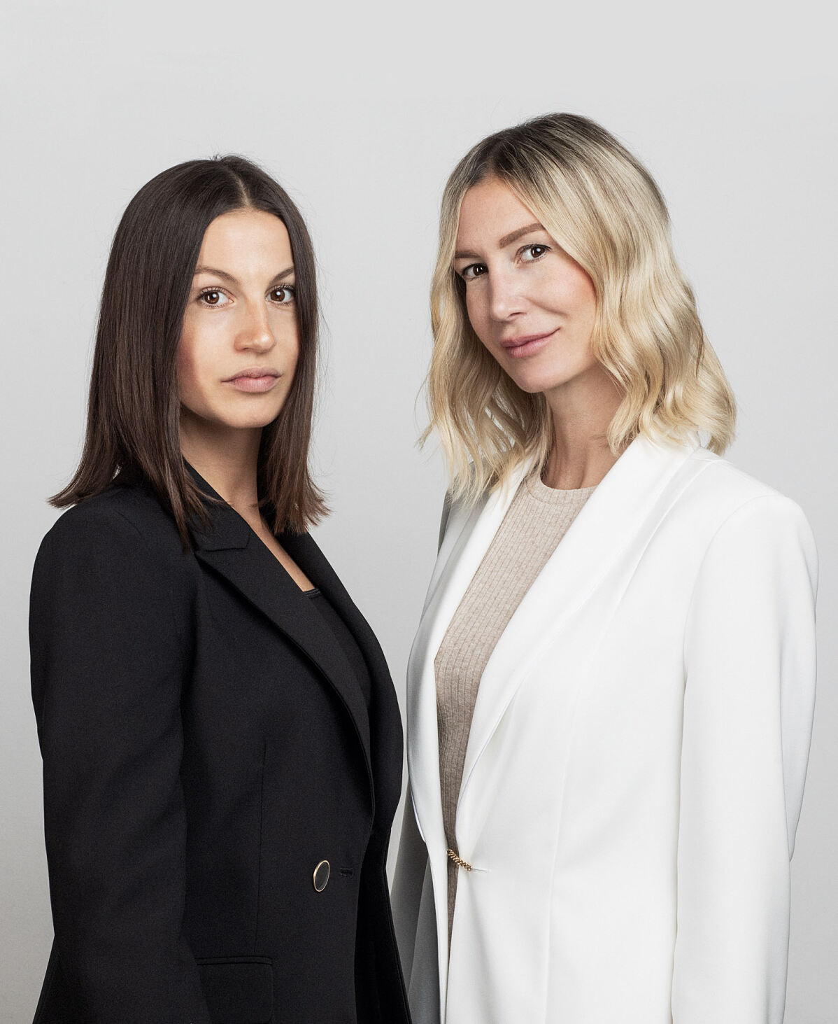 SISTER ACT Public Relations_vlnr. Lisa Haider, Nina Klein (c) Mato Johannik_02