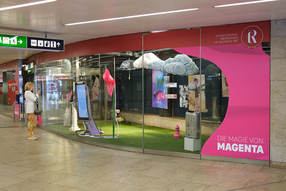 Magenta Art Spaces_Marcin Glod_Happy Signal_U-Bahn Station Karlsplatz_Opernpassage rechts (c) Thomas Unterberger, wardanetwork.at_4