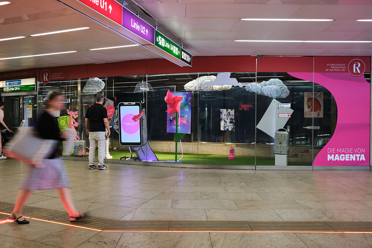 Magenta Art Spaces_Marcin Glod_Happy Signal_U-Bahn Station Karlsplatz_Opernpassage rechts (c) Thomas Unterberger, wardanetwork.at_5
