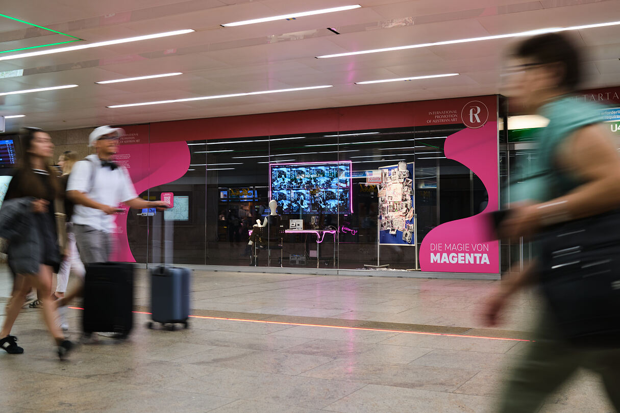Magenta Art Spaces_Stephanie Meisl_Cyber Utopia_U-Bahn Station Karlsplatz_Opernpassage links (c) Thomas Unterberger, wardanetwork.at_3