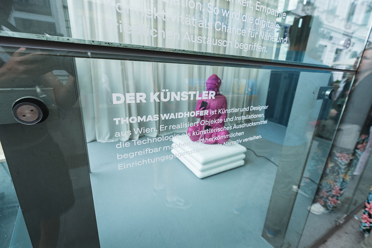 Magenta Art Spaces_Thomas Waidhofer_iBuddha_U-Bahn Station Taborstraße (c) Michael Stanzer, wardanetwork.at_1
