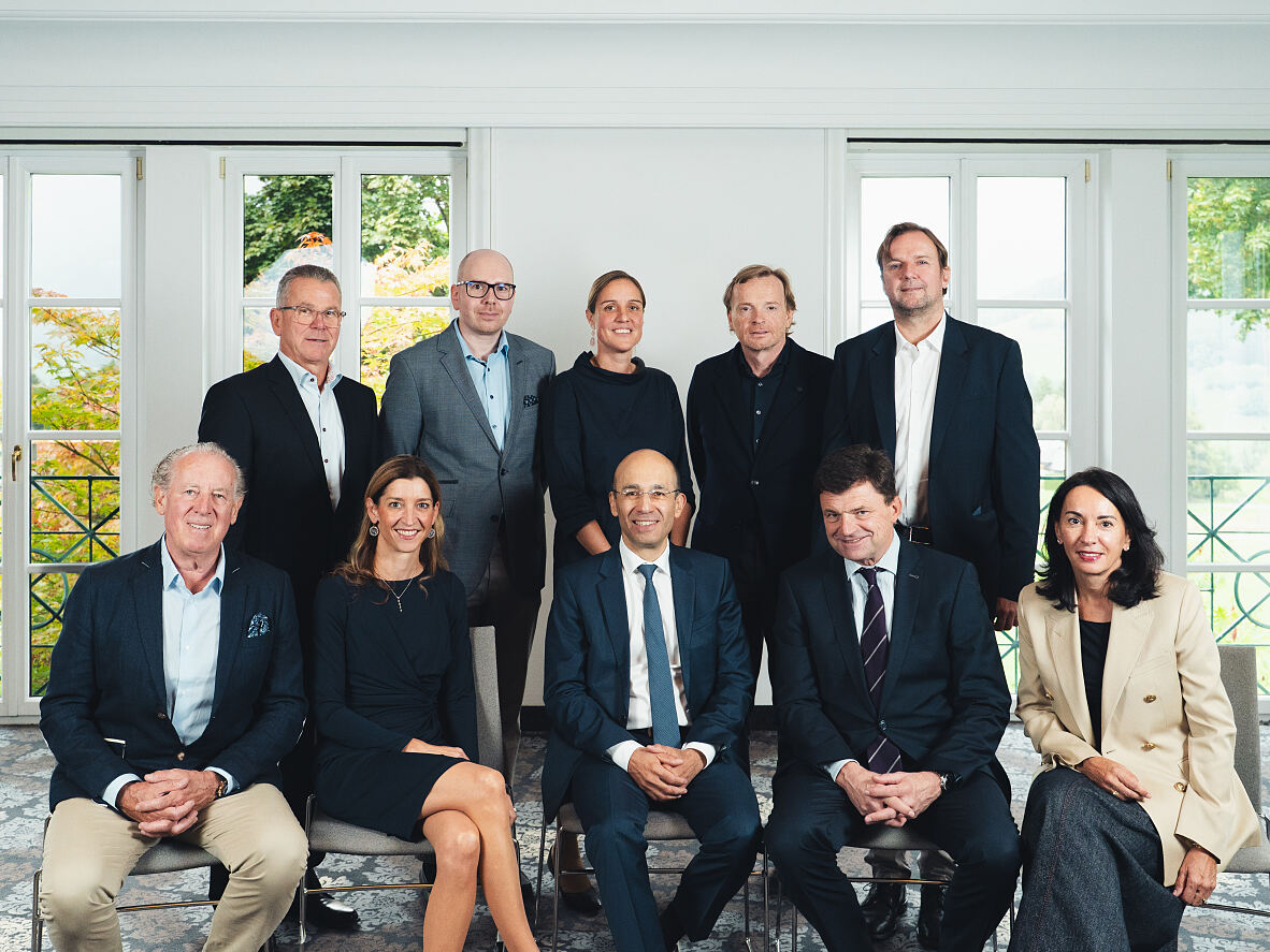 1_ÖGPRÄC Vorstand_vlnr. vonu. Dr.Ludwig Hefel, Dr. Albert Fuchs, Dr. Elisabeth Russe, Dr. Matthias Rab, Dr. Ivo Justich, Dr. Josef Thurner, Dr. Eva Prandl-Mira, Dr. Rafic Kuzbari, Dr. Barbara Zink_(c) Leon Moik _ Moik Media