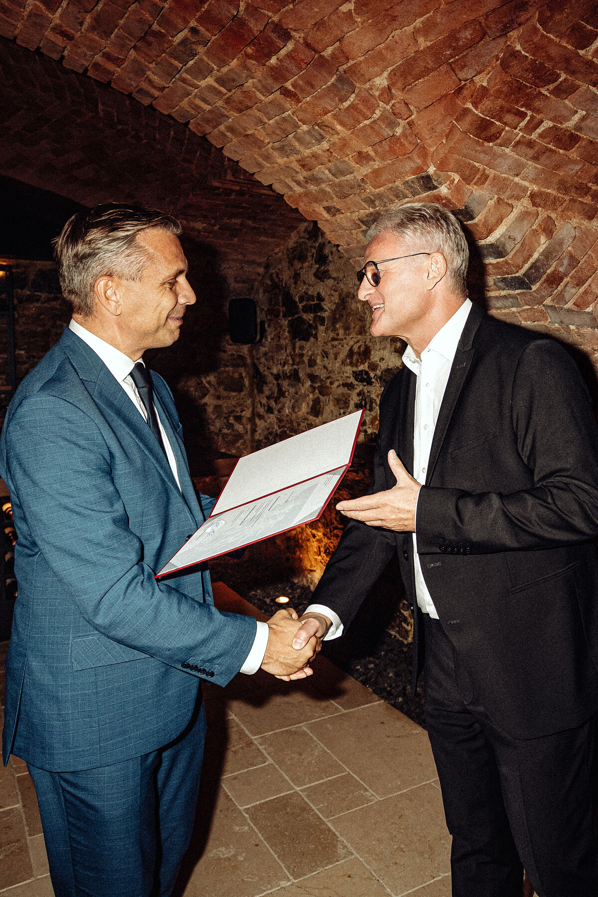 sehen!wutscher_vlnr. Wirtschaftsminister Wolfgang Hattmannsdorfer, Fritz Wutscher_(c) Markus Mansi
