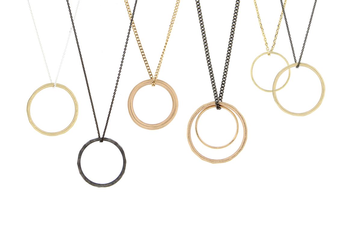 Katie g. Jewellery - Ringe auf Ketten in silber und Gold