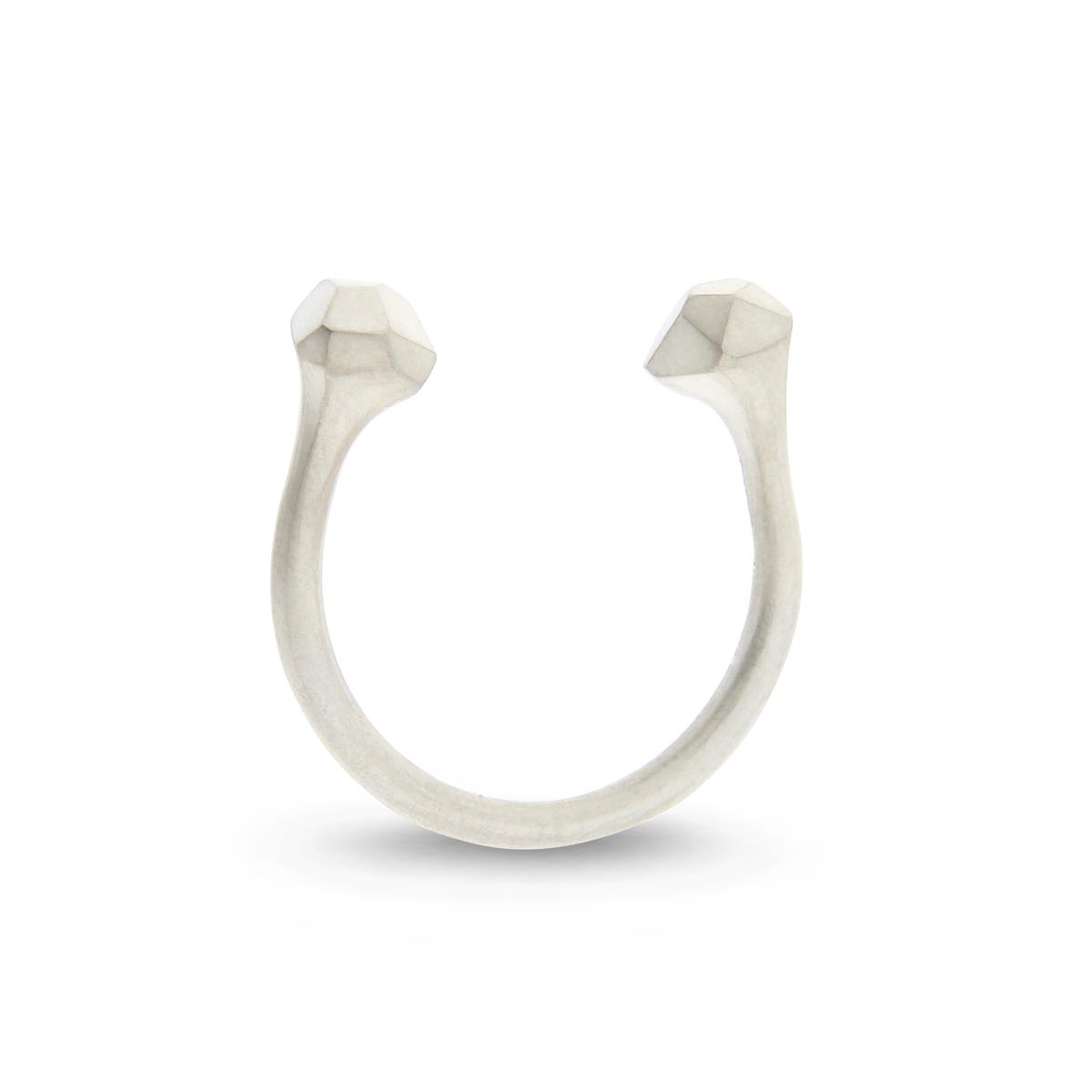 Katie g. Jewellery - Cutting Edge Nugget Ring - Medium - Sterling silber matt weiss - 140€