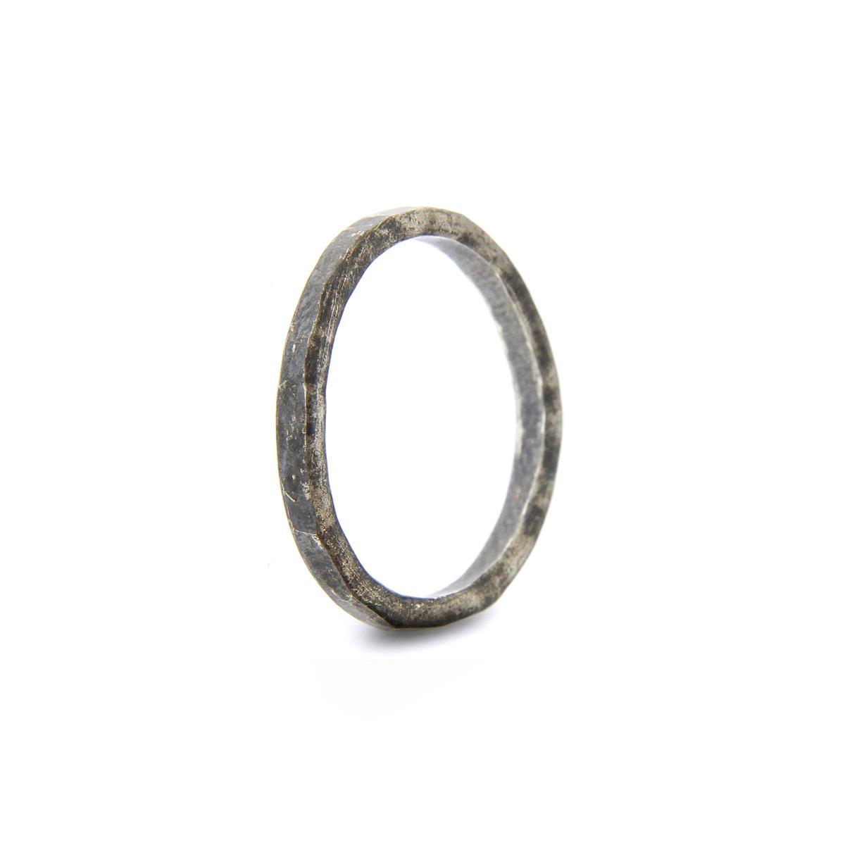 Katie g. Jewellery_Knuckle Ring - oxidiertes Sterling Silber