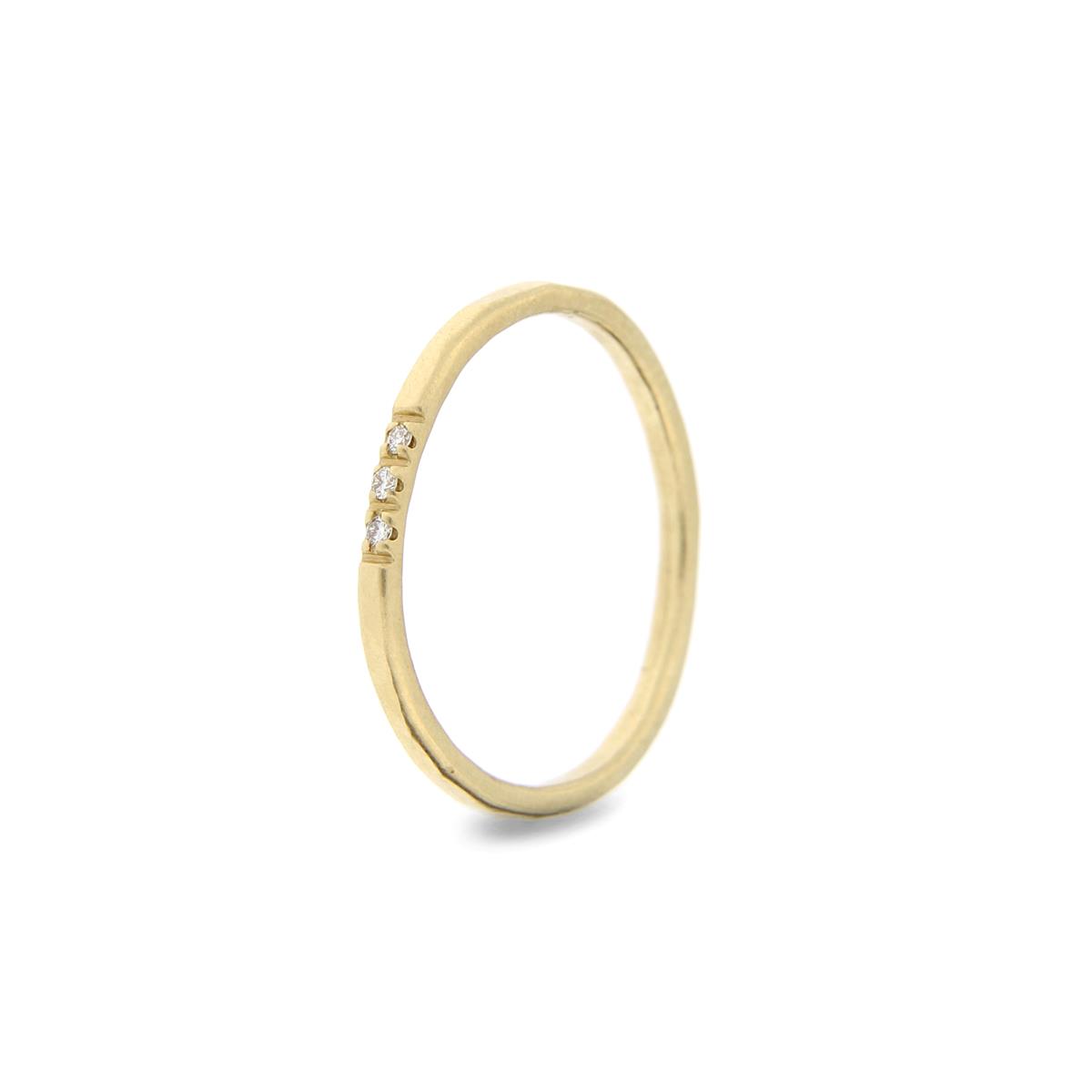 Katie g. Jewellery - aaa - Hammered Ring 1,5mm - Champagnergold 1 + 3 Diamonds
