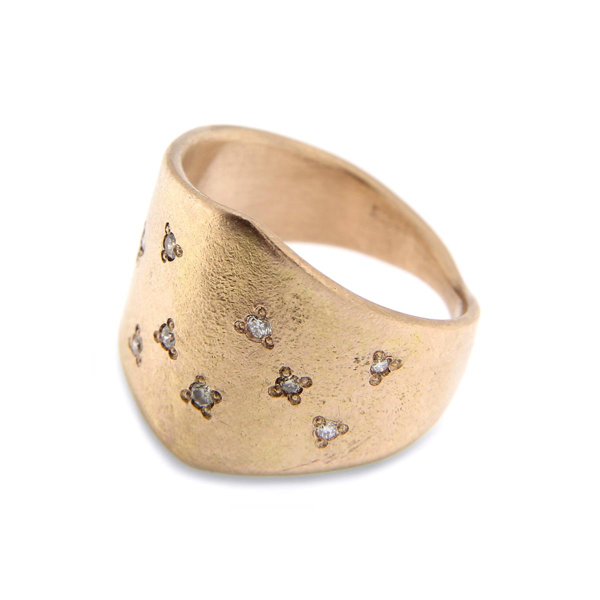Katie g. Jewellery_Warrior Shield Ring Rose mit Brillanten im Stargazing Stil_ ab EUR 150 pro Brilliant EUR 70 - Anzahl und Position der Steine kann vom Kunden bestimmt werden