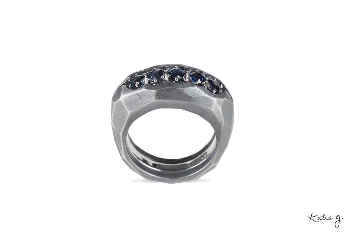 Katie g. Jewellery_Ring Casing aus Sterling Silber für Weißgold Ring mit Saphiren 4