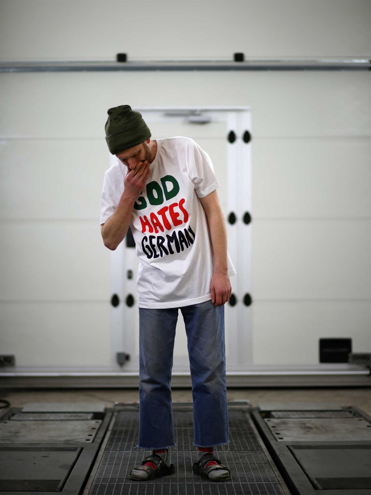 MARTINGRANDITS.COM_GOD HATES GERMANY T-Shirt_EUR 70_4 © Johanna Marousek