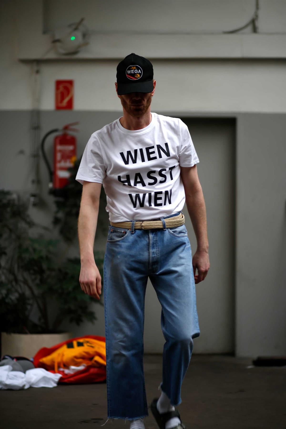 MARTINGRANDITS.COM_Wien hasst Wien T-Shirt_EUR 70_4 © Johanna Marousek