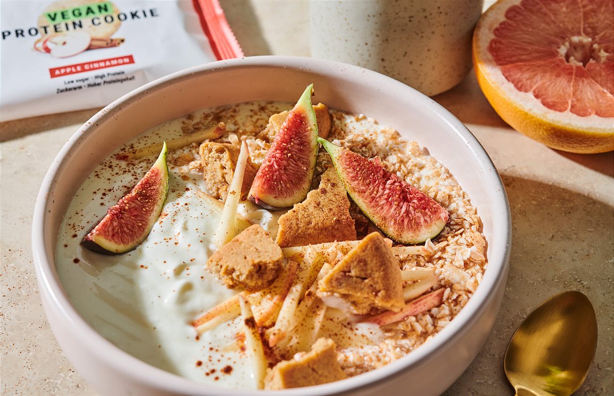foodspring_Vegan Protein Cookie Apple Cinnamon Müsli Bowl