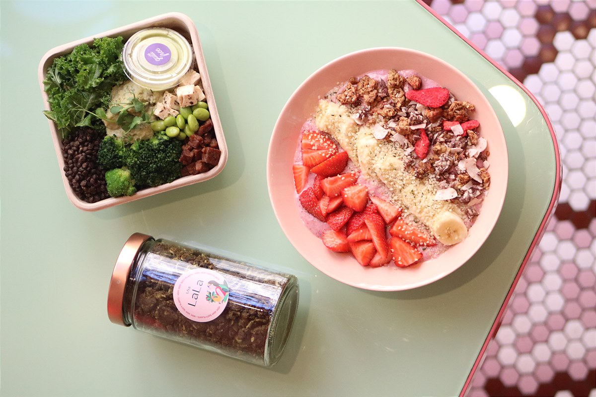 The LaLa_The LaLa Protein Lovers Bowl EUR 13,90, The LaLa Matcha Granola EUR 12,90, The LaLa Fruit Lovers Smoothie Bowl EUR 10,90_1