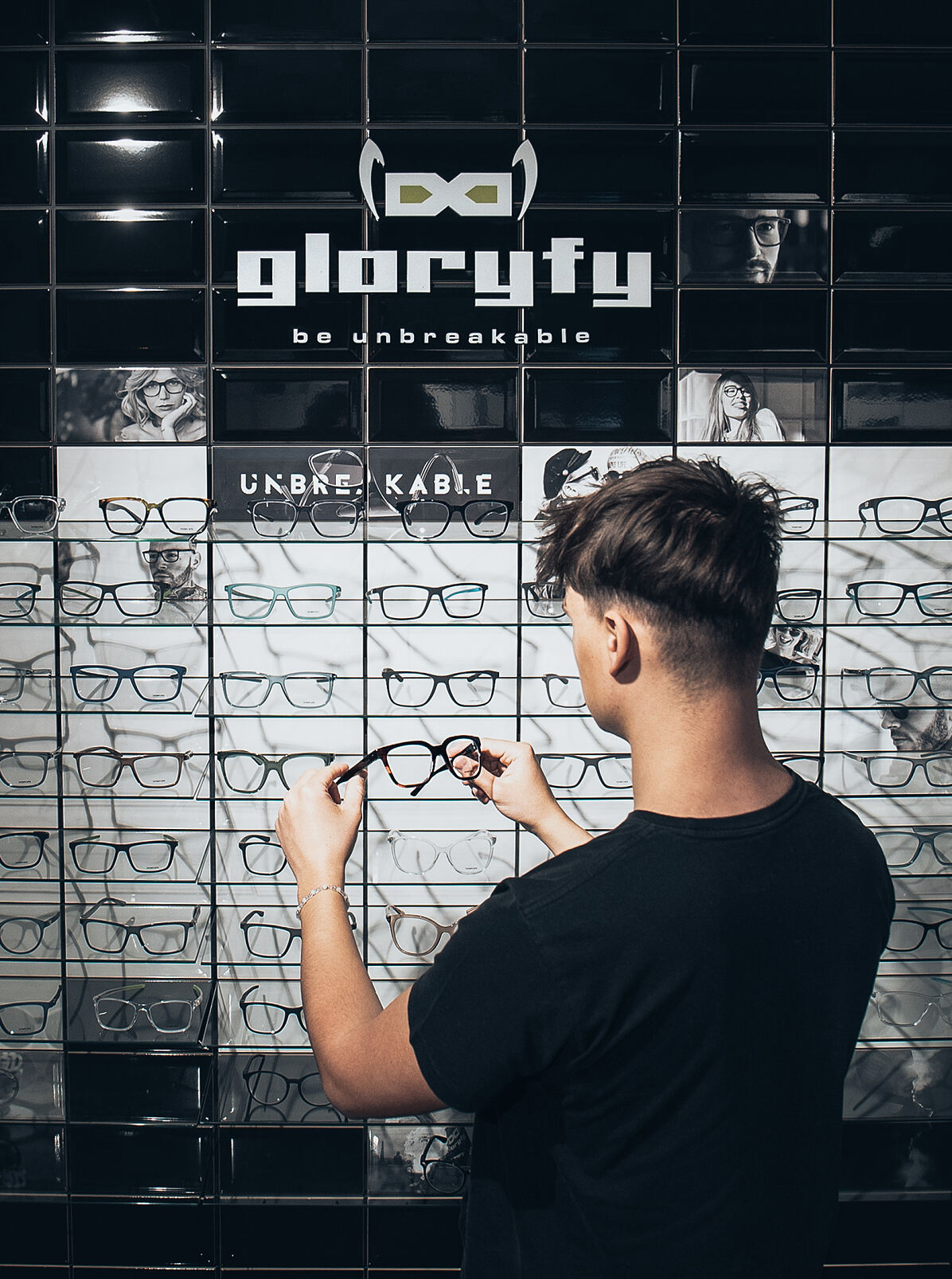 gloryfy-Wall-Präsentation-Optiker-8-CP