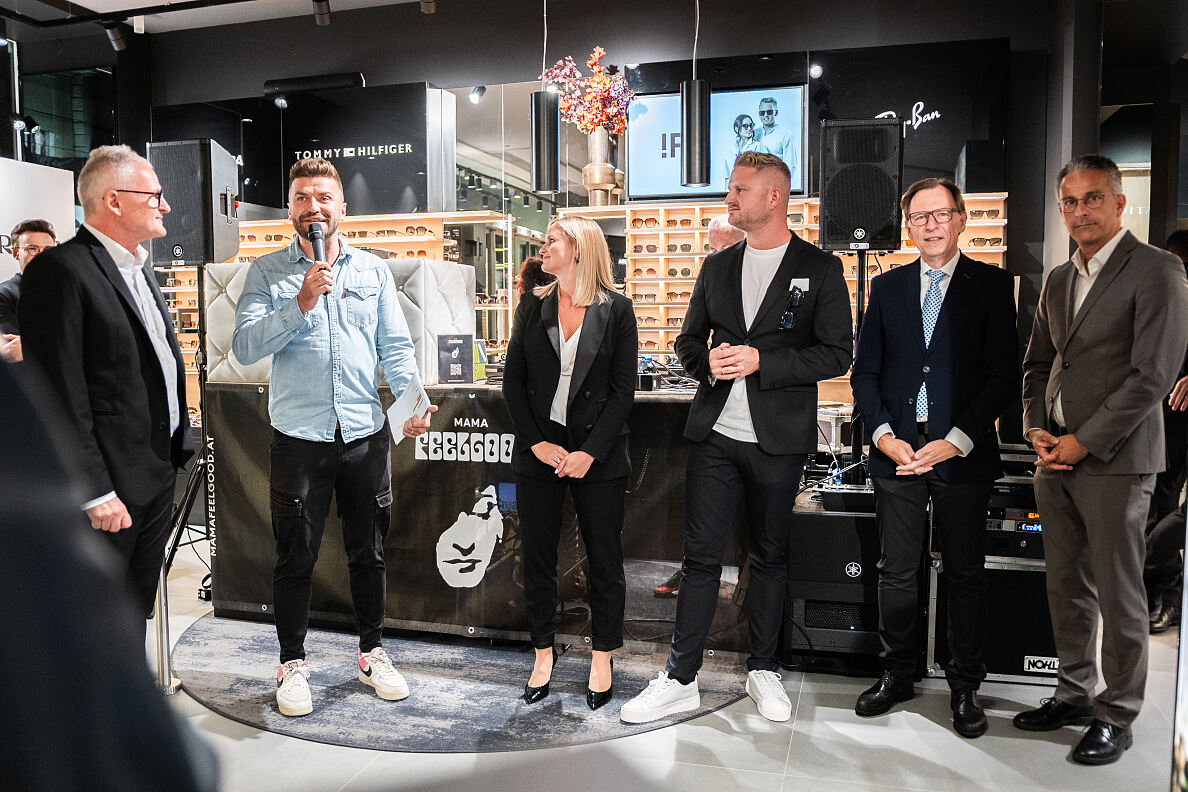 sehen!wutscher_Flagship Store Graz Opening_vlnr. Fritz Wutscher, Thomas Seidl, Alexandra Wutscher-Hold, Fritz Wutscher jr., Abg.z. Bundesrat Mag. Christian Buchmann, Stadtrat Kurt Hohensinner, MBA_(c) Björn B. – Agentur für Gestaltung