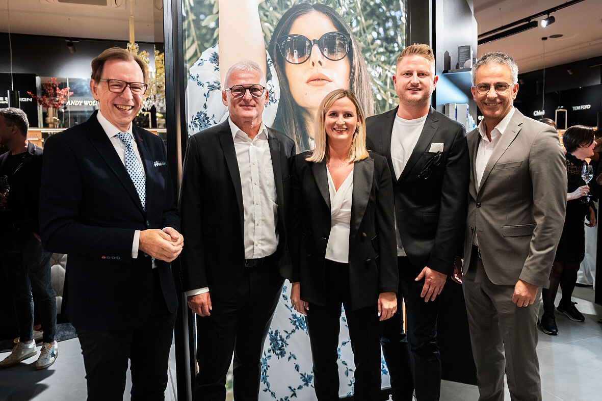 sehen!wutscher_Flagship Store Opening_vlnr. Abg.z. Bundesrat Mag. Christian Buchmann, Fritz Wutscher, Alexandra Wutscher-Hold, Fritz Wutscher jr., Stadtrat Kurt Hohensinner, MBA_(c) Björn B. – Agentur für Gestaltung_2