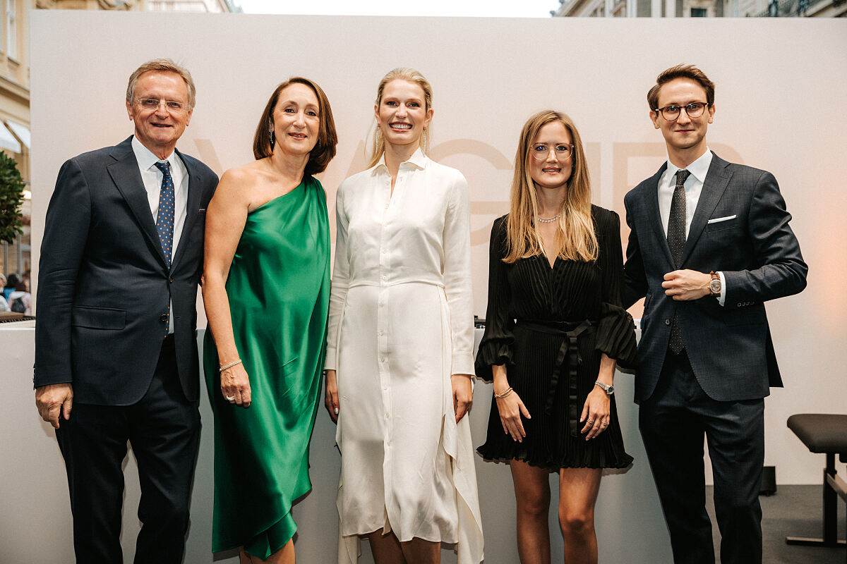 WAGNER Boutique Opening, 19.9.24, vlnr. Hermann Gmeiner-Wagner, Katharina Gmeiner-Wagner, DJ Alice Mary, Antonia Gmeiner-Wagner, Felix Gmeiner-Wagner,(c)Philipp Lipiarski