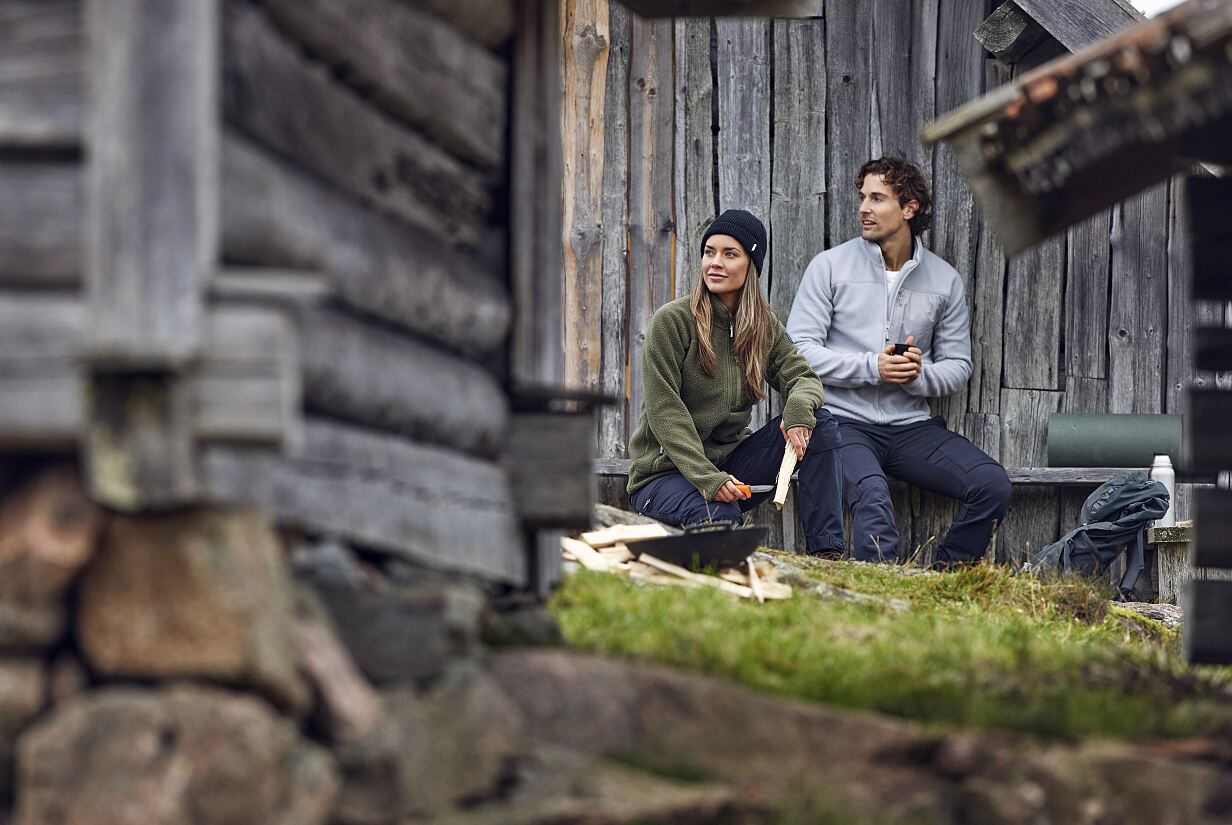 FRISTADS_PARTNERLOOK_301214-910_hoodie_300892-741_fleece__300387-940_300361-940_trousers_Outdoor_4914LL