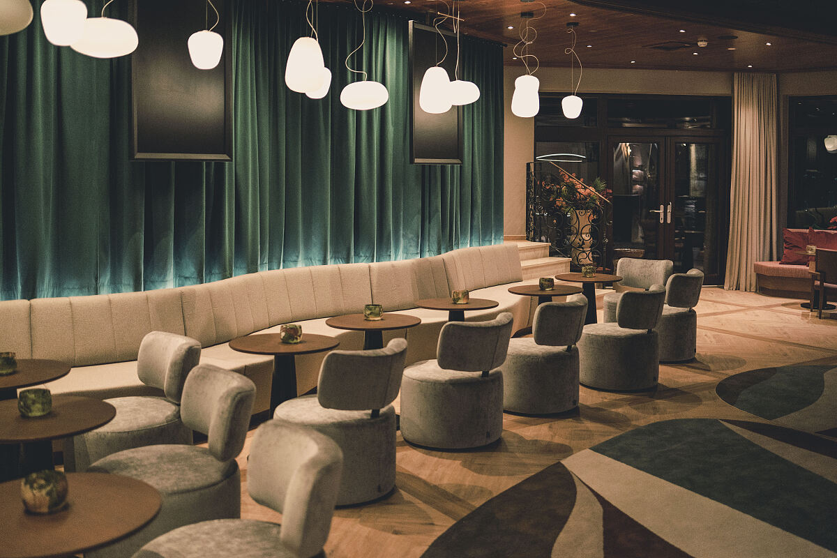 Upside Down Town Hotel – Neue Post_Lobby (c) Moritz Mayer_1