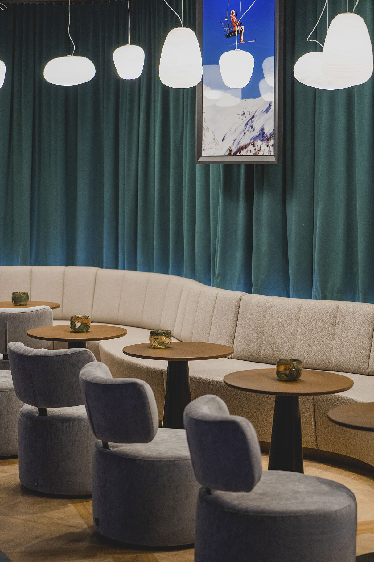 Upside Down Town Hotel – Neue Post_Lobby (c) Moritz Mayer_2