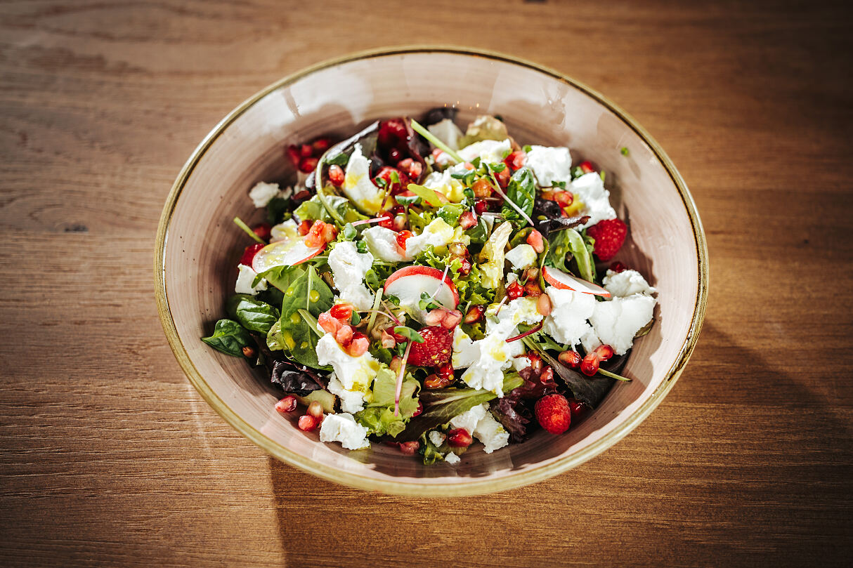 FREIHERZ Salate_Ziegenkäsesalat (c) Philipp Lipiarski