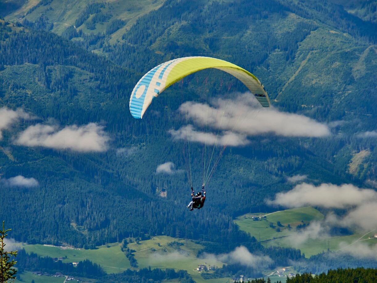 Upside Down Town Hotel - Neue Post_Berg- und Badekarte (c) Janosch Gruschczy_16