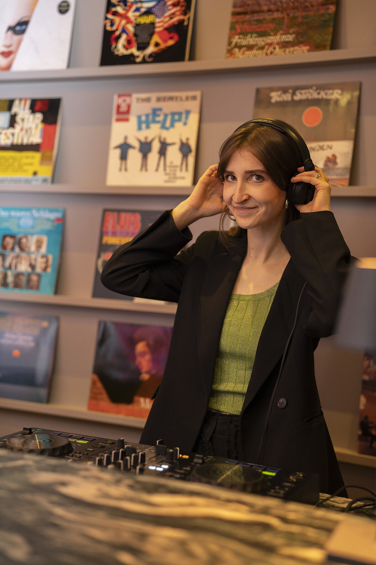 Upside Down Town Hotel – Neue Post_Bubbles & Beats Djane Stella Richter (c) Moritz Mayer _ @momayer.media_2
