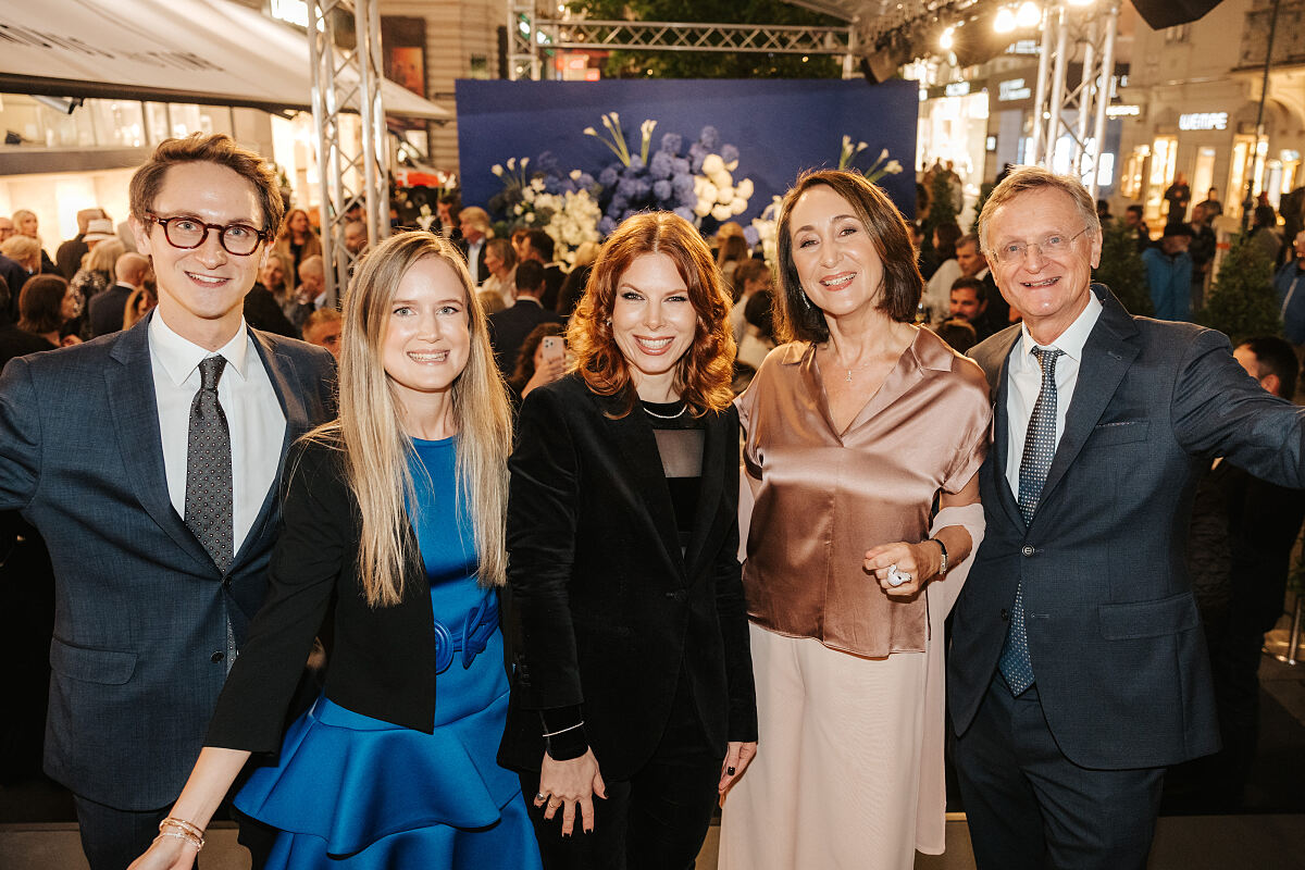 WAGNER lud zur Eröffnung des neu gestalteten WAGNER Stammhauses_Felix und Antonia Gmeiner-Wagner, Teresa Vogl, Katharina und Hermann Gmeiner-Wagner (c) Philipp Lipiarski_12