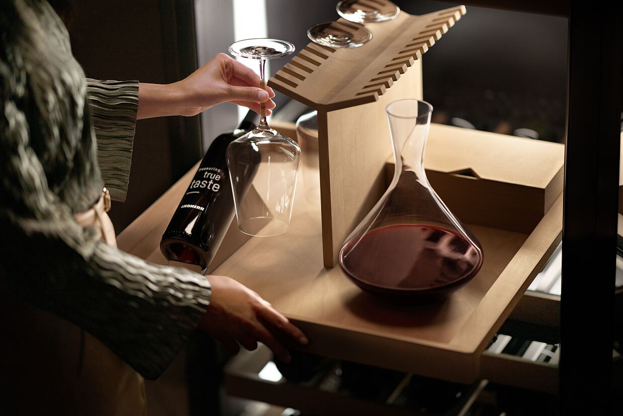 Liebherr-Hausgeräte_Weintemperierschrank_WPgbi7483 Vinidor Selection_Euro 4.949_Imagebild_13