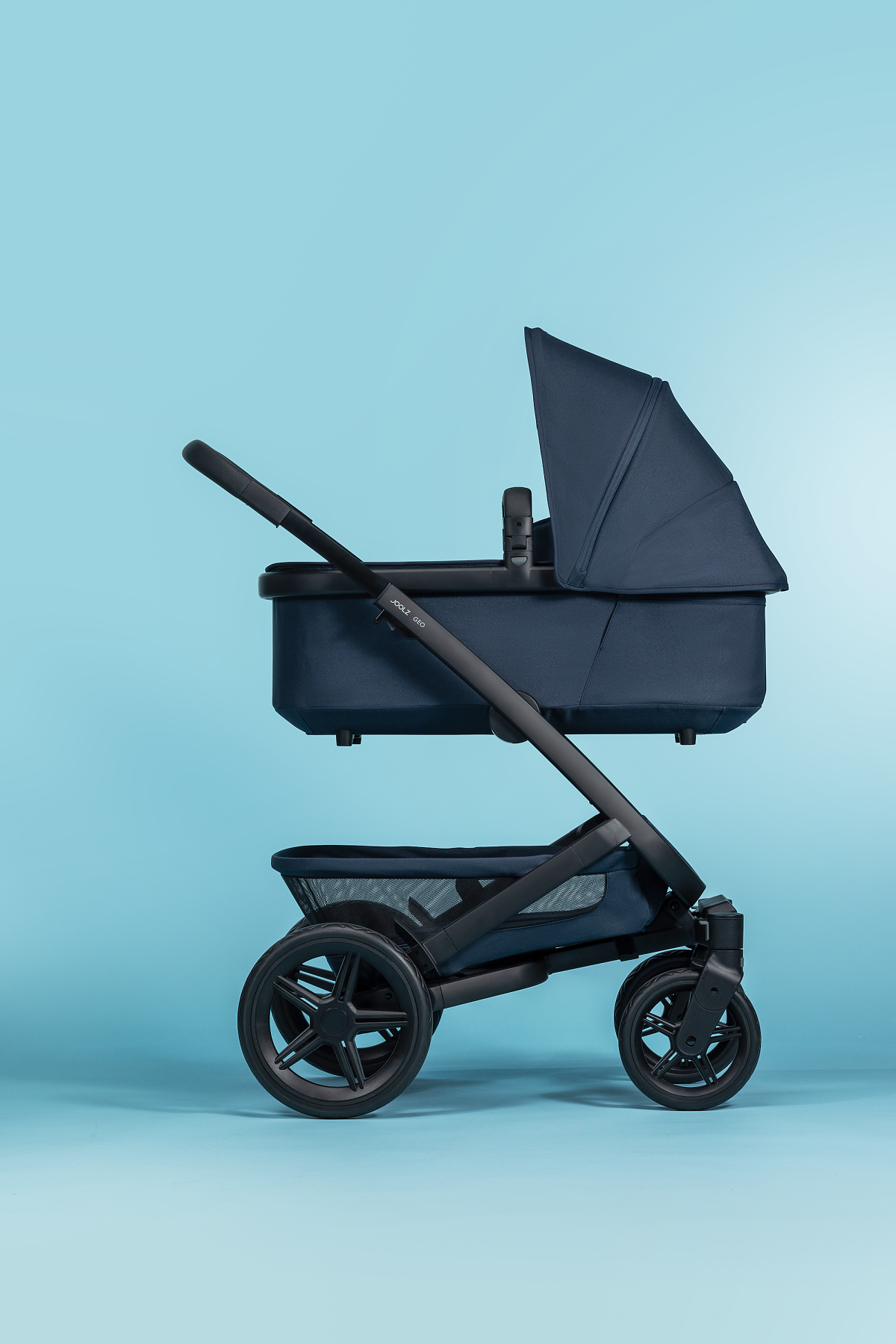 Joolz_Aer2 mit Wanne_Dark Navy Blue (c) Joolz_1