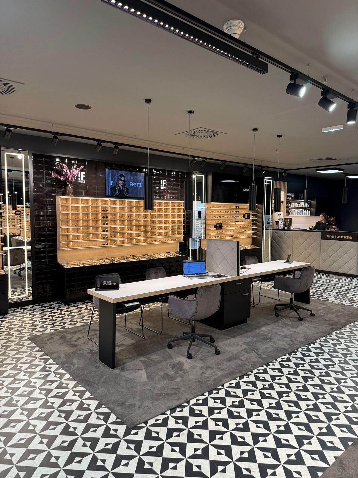 sehen!wutscher_Filiale City Arkaden Klagenfurt_11