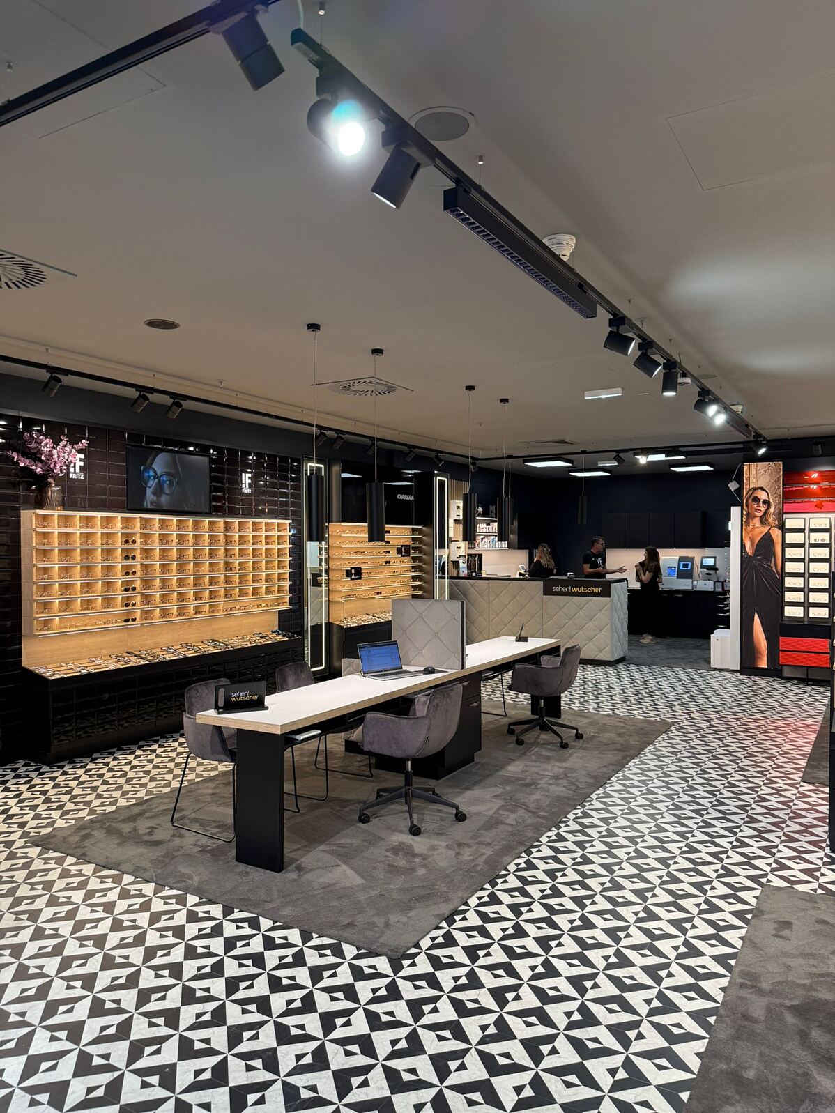 sehen!wutscher_Filiale City Arkaden Klagenfurt_6