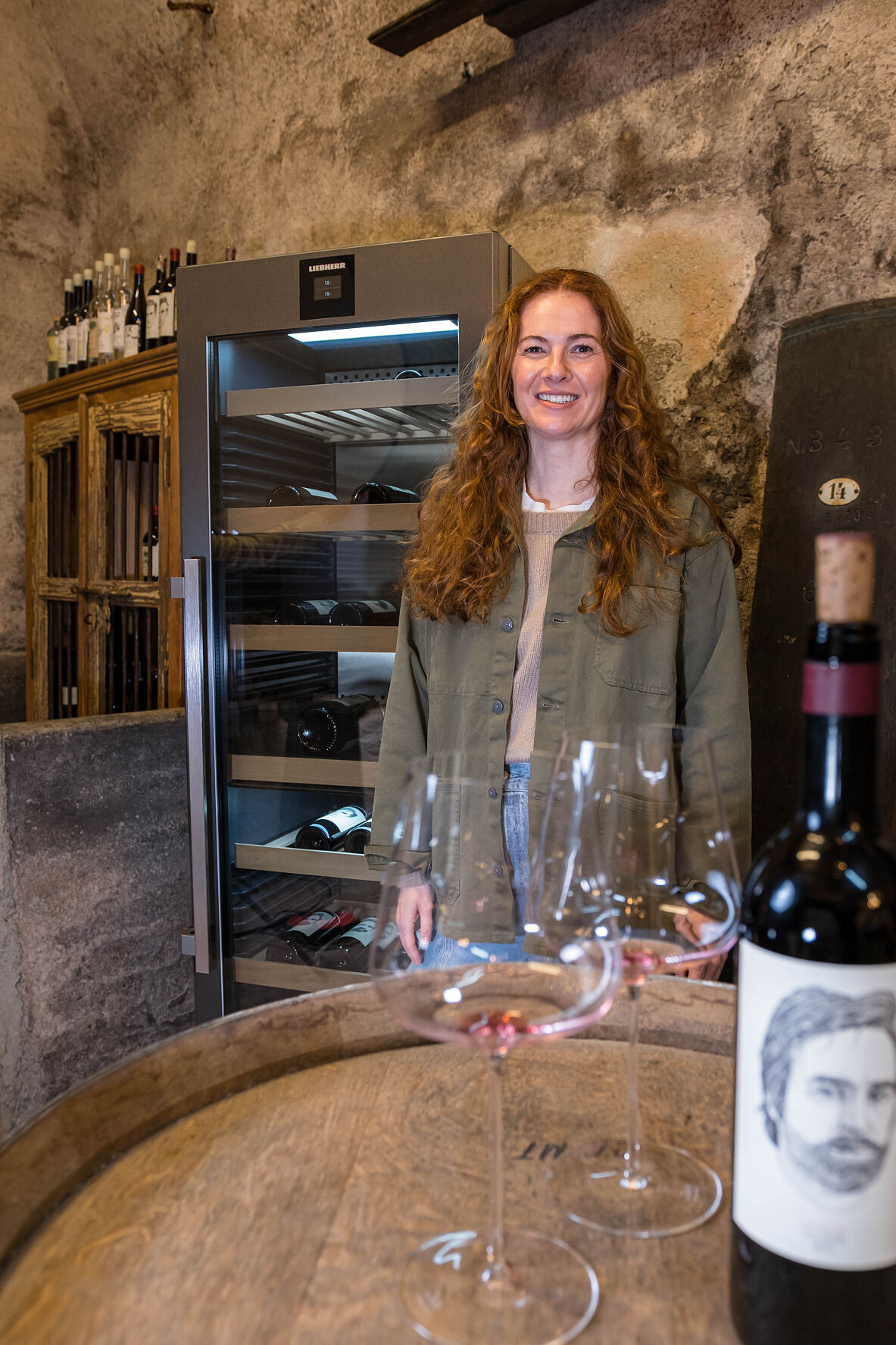 Liebherr-Hausgeräte x Weingut Gut Oggau_Stephanie Tscheppe, Winzerin und Mitbegründerin von Gut Oggau_2 (c) Philipp Loppauer