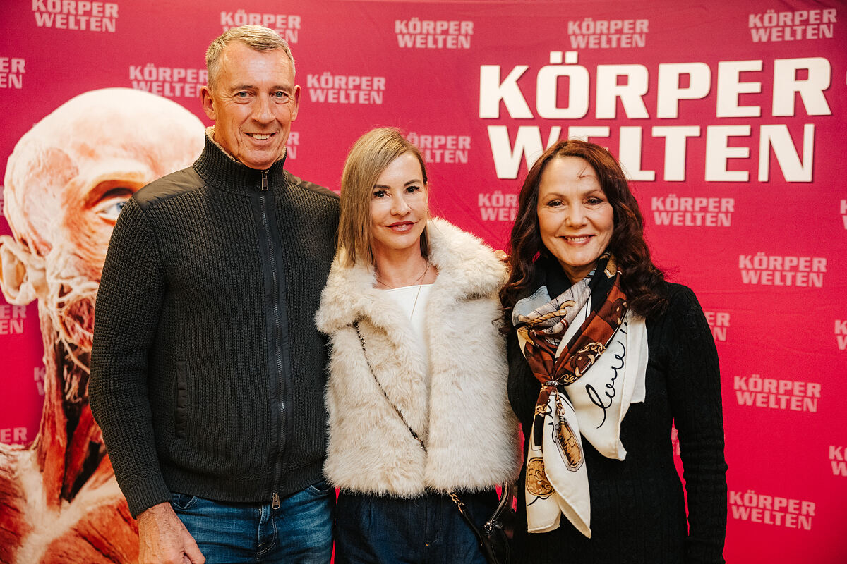 Ethiker und Autor Prof. Dr. Franz Josef Wetz, Karin Kofler und Kuratorin Dr. Angelina Whalley (c)PhilippLipiarski-5778