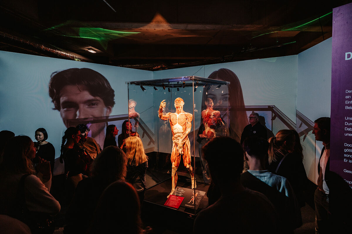 KOERPERWELTEN – Pre-Opening am 20.11. in Wien (c) PhilippLipiarski_2
