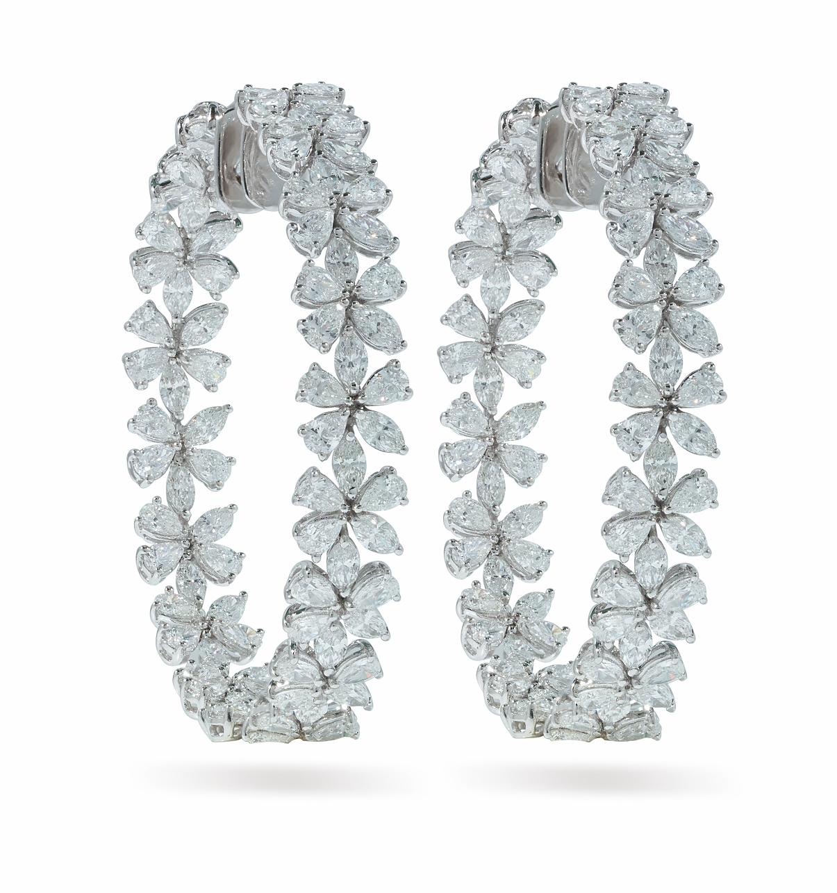 WAGNER_Masterpiece_Ohrschmuck_18 kt Weissgold, 13,75 ct Diamanten_Preis auf Anfrage