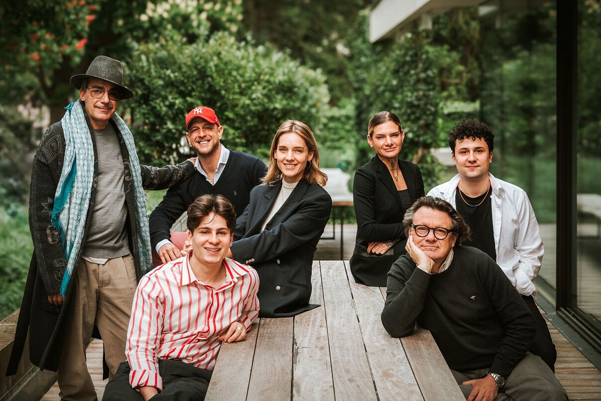 Dudlerei_vlnr. Thomas Klein, Maximilian Klein, Joe Unger-Klein, Lara Klein-Schoeller, Alena Klein, Wolfgang Graski, Zoltan Unger-Klein (c) Philipp Lipiarski