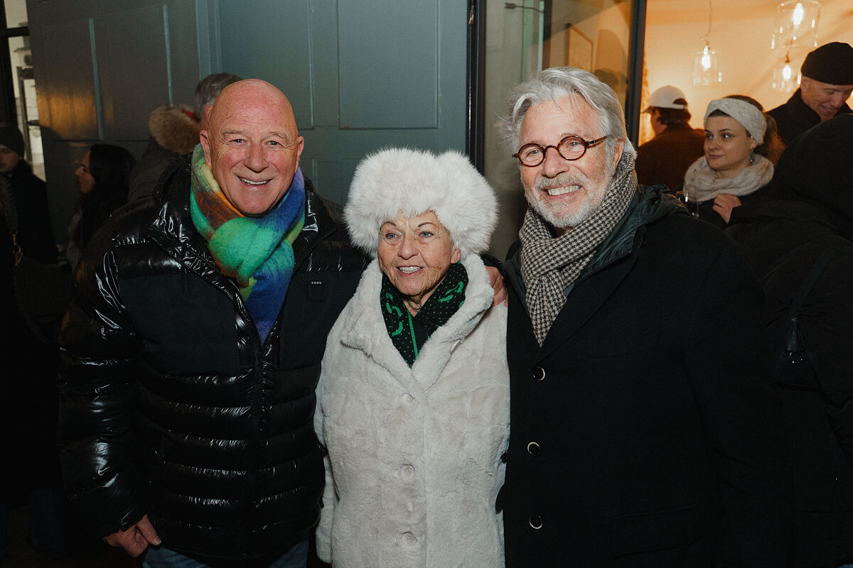 vlnr. Alexander Goebel, Jazz Gitti, Adi Hirschal_VIP Charity for Dudlerei 18.12.2025 (c) Leon Moik, MOIK MEDIA