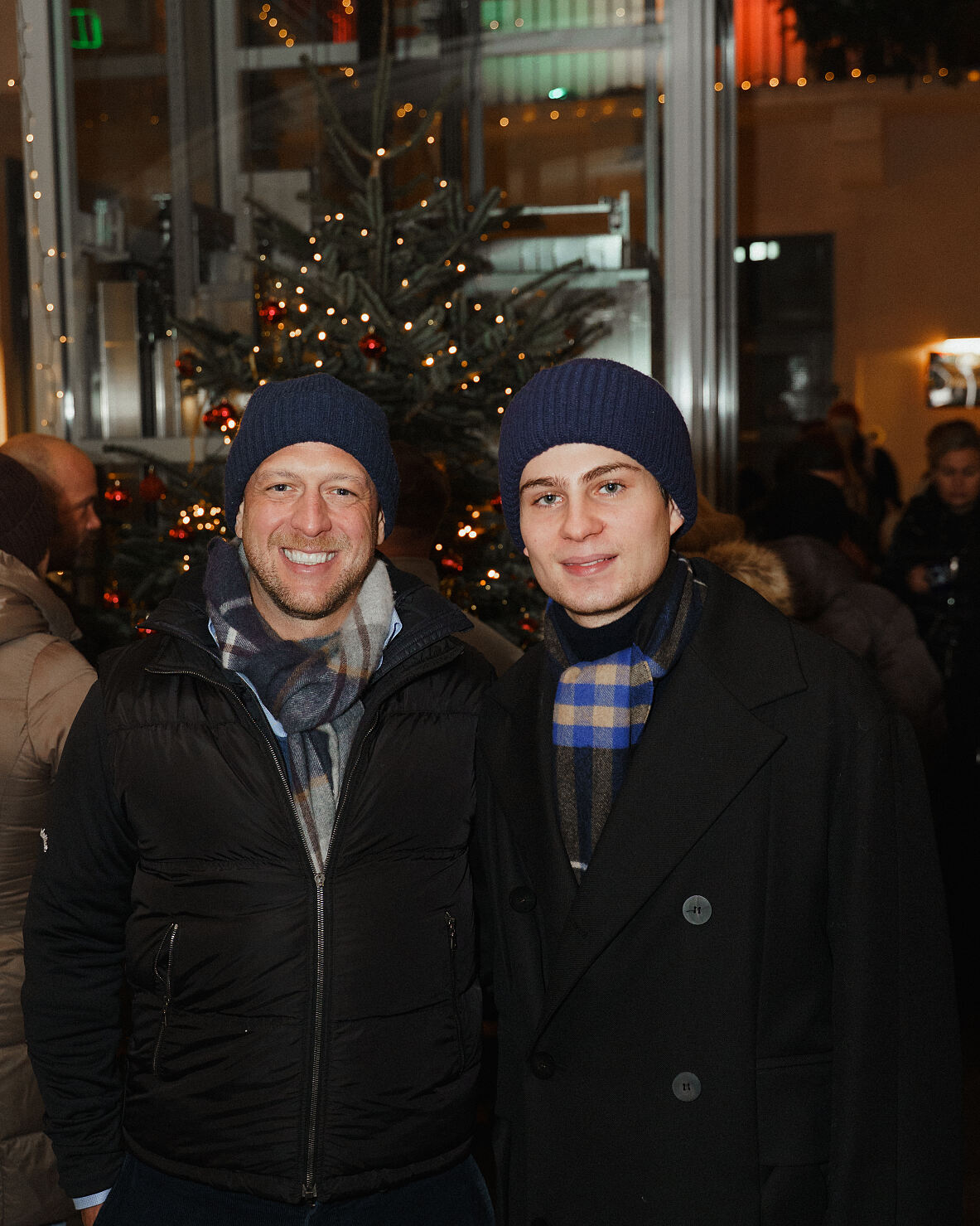 vlnr. Maximilian Klein, Joe Unger-Klein_VIP Charity for Dudlerei 18.12.2025 (c) Leon Moik, MOIK MEDIA